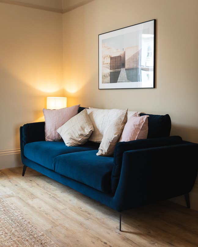 Beautiful loft Room - North Road West Main Photo