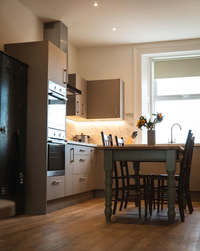 Beautiful loft Room - North Road West Main Photo