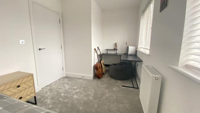 Double room to rent, parking with EV charging  Main Photo