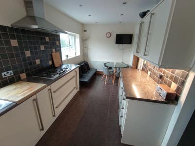 Large Double room close to Sutton Coldfield Main Photo