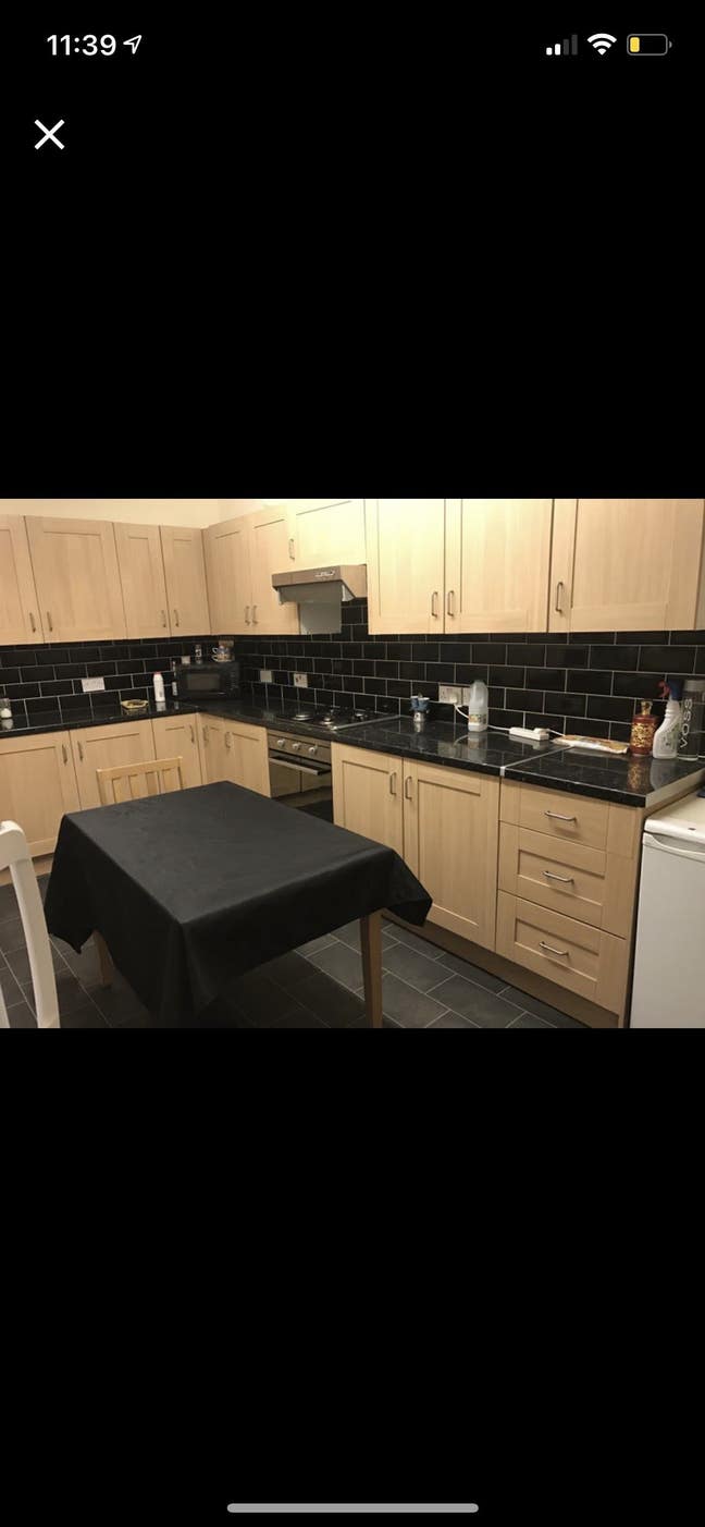 Double Room in Charlton Station 2Minis Walk Main Photo