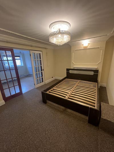 Studio flat in Southfields - Most bills included Main Photo