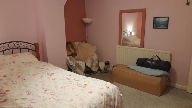 Double Room in quiet area, major services close Main Photo