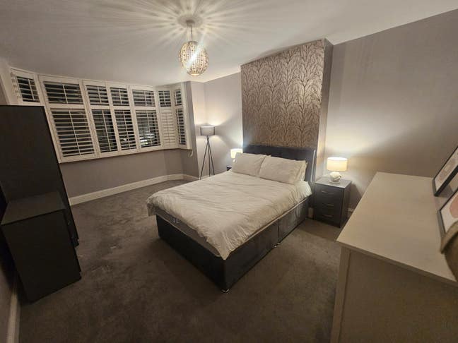 A Cosy Bedroom Haven in Bromley (Surrey Road) Main Photo