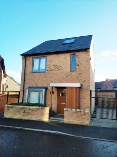 MOD 3 bed House, next to P&R, 10m Cambridge Centre Main Photo