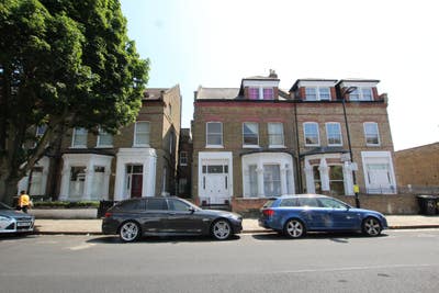 Spacious Double Room with Kitchenette   Main Photo