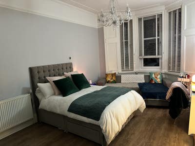 Double Room available in Mount Florida (Southside) Main Photo