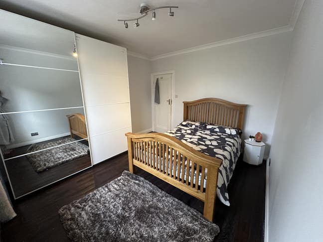 Furnished double bedroom in Purley  Main Photo