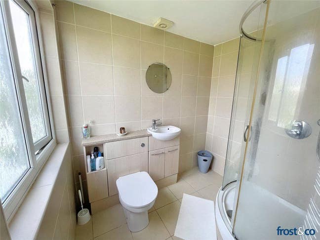 Luxury Room to Rent,  Ensuite,  off-Road Parking Main Photo