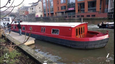 Double room for rent in harbourside.  Main Photo