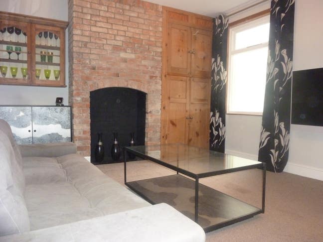 Modern Double Room overlooking landscaped garden Main Photo