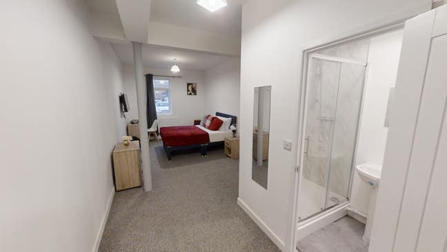 Brand New Couples & Singles Co-Living in Swindon Main Photo