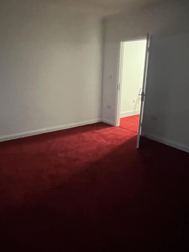 2 Double rooms available near seven kings Main Photo