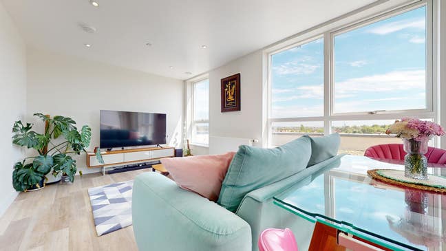 A stunning 3 bedroom flat near Arnos Grove Station Main Photo