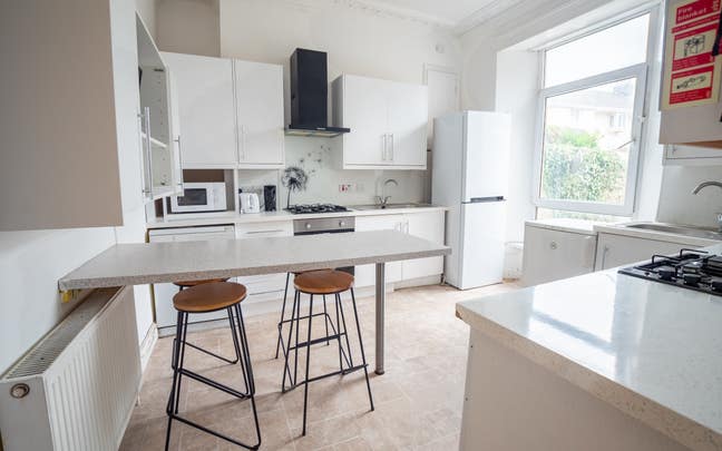 Bright Double Loft Room - Radnor Place Main Photo