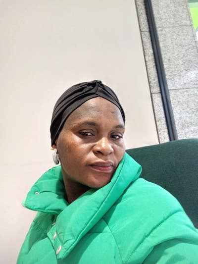 40 year old Female seeks a single or double room Main Photo