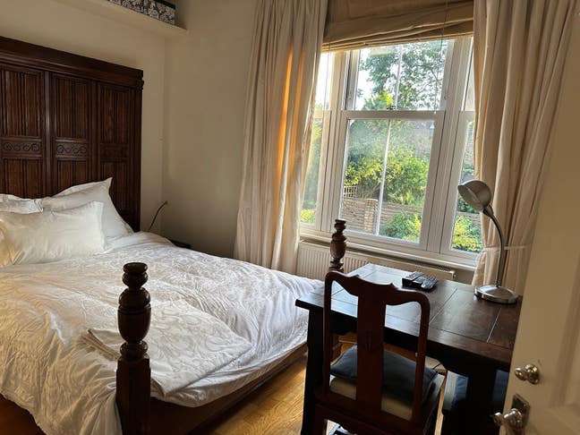 Bright, Spacious, High Ceiling. Main Photo