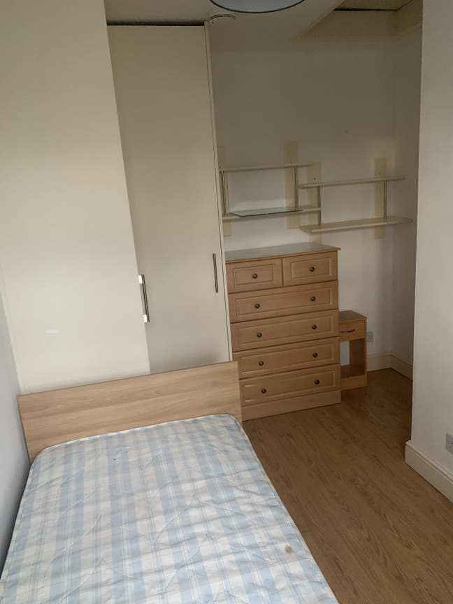 Mini flat with shared kitchen. Main Photo