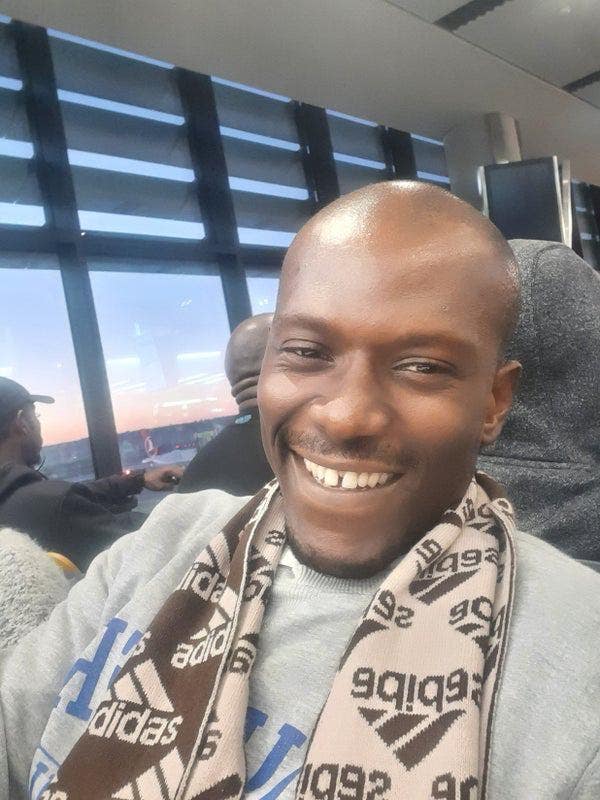 I am a male professional.  I am looking for a... Main Photo