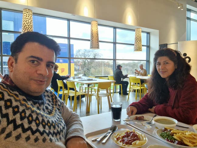 We are a frendly couple aged 35 and 45. We ar... Main Photo