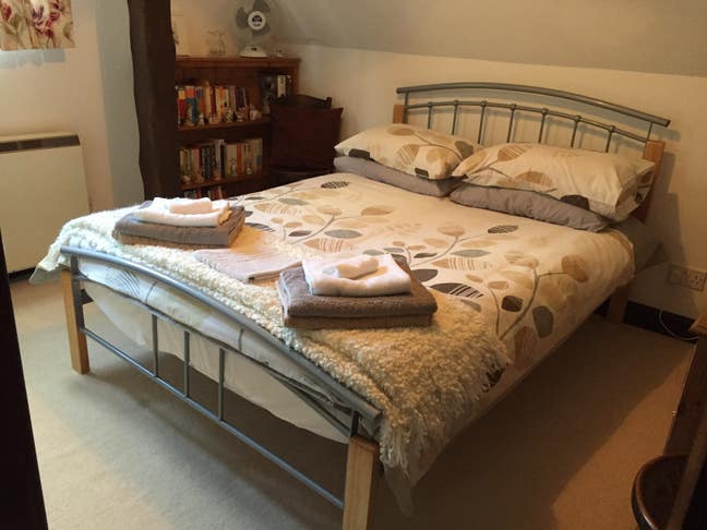 Quiet Double room in beautiful location. Main Photo