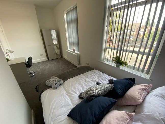 ✨BRAND NEW Refurbished Ensuite Rooms✨ Main Photo