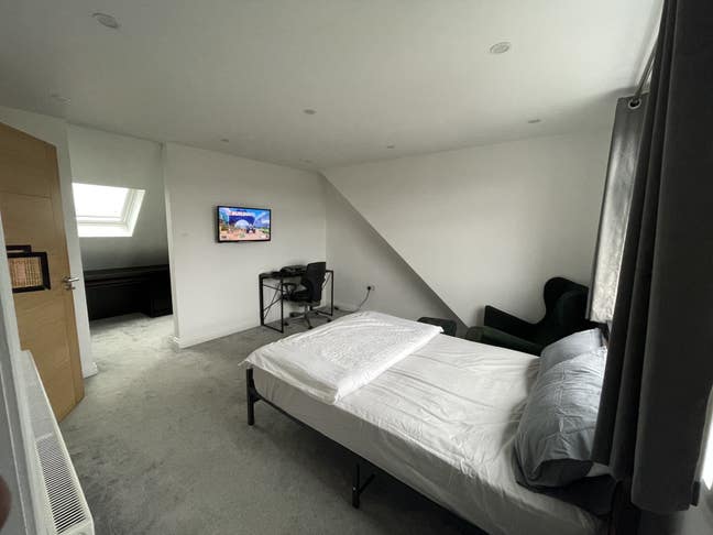 Large Loft + Ensuite + Walk-In Closet Main Photo