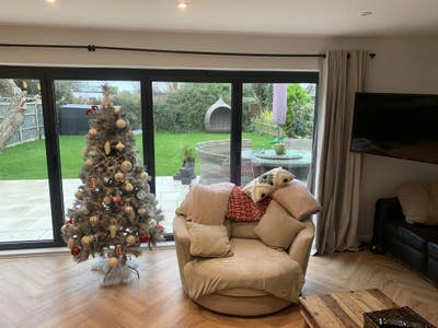 Large double room  Main Photo