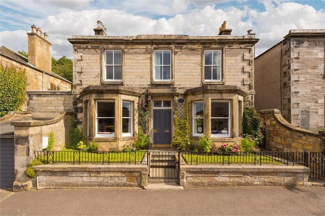 Double bed - period house - bills included Main Photo