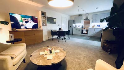 En suite Double bedroom in a New Build  Main Photo