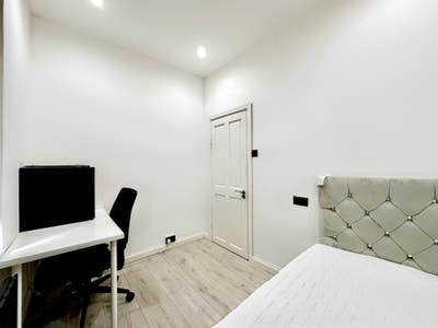 New Single Bedroom + All Bills Included  Main Photo