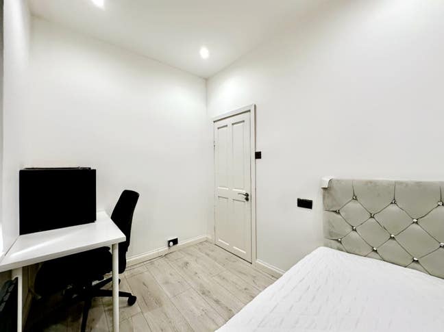 New Single Bedroom + All Bills Included  Main Photo