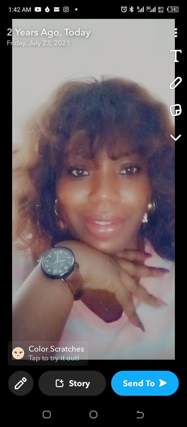 I am a professional female aged 43. I am look... Main Photo