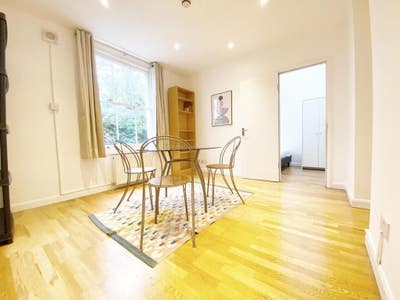 Self-Contained Studio Bills Inc Swiss Cottage Main Photo
