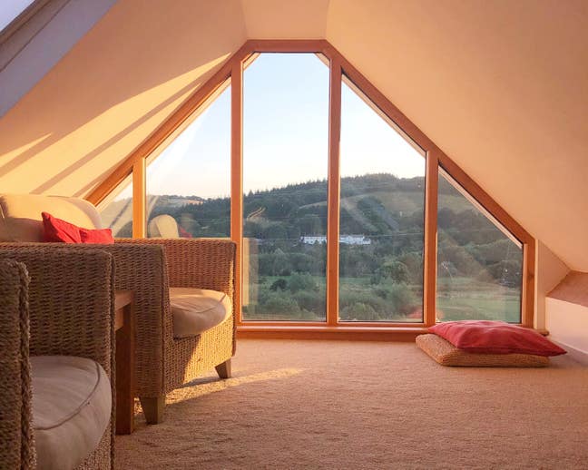 Attic room with ensuite and sitting area - Main Photo