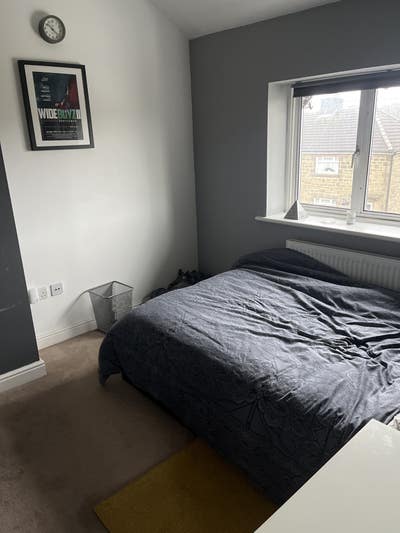 Room in quiet house Main Photo