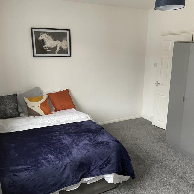 Newly Redecorated Double  Rooms  in a Shared House Main Photo