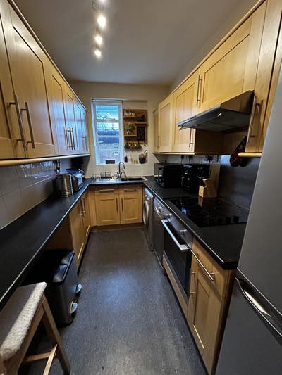 Flat share with large room in SW12-Hightrees house Main Photo