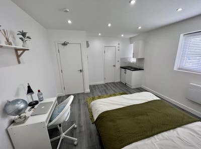 New Studios- All Bills Inclusive  Main Photo