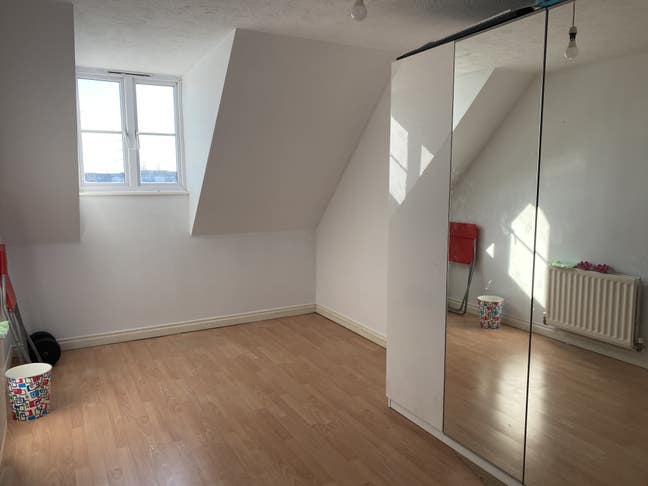 Very large room for renet Main Photo