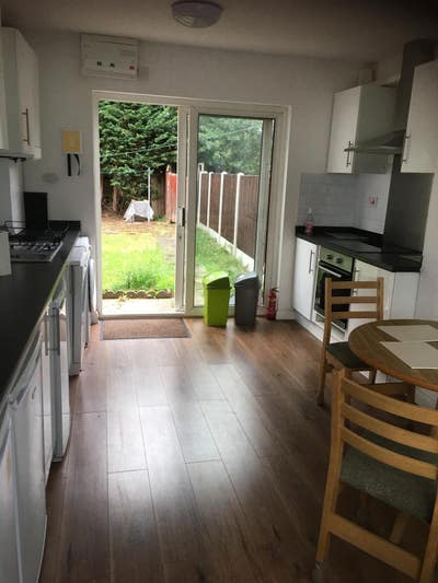 One en-suites in 3 bed student house beeston Main Photo