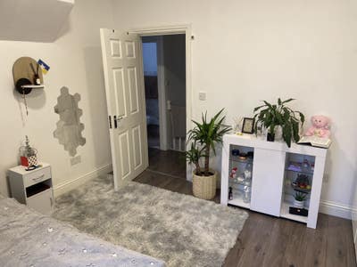 Two Double Rooms in Stratford Main Photo