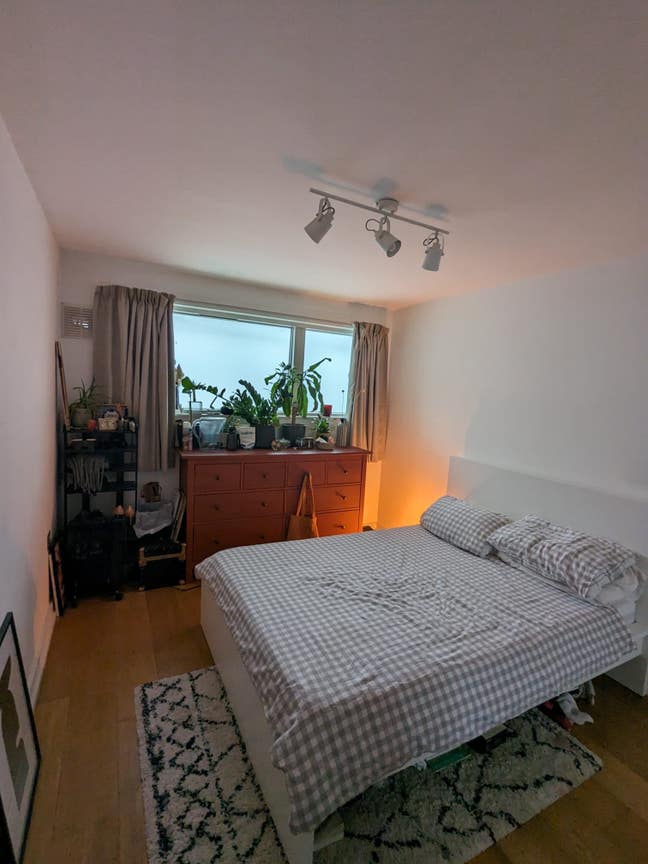 Room available near Haggerston and old street Main Photo