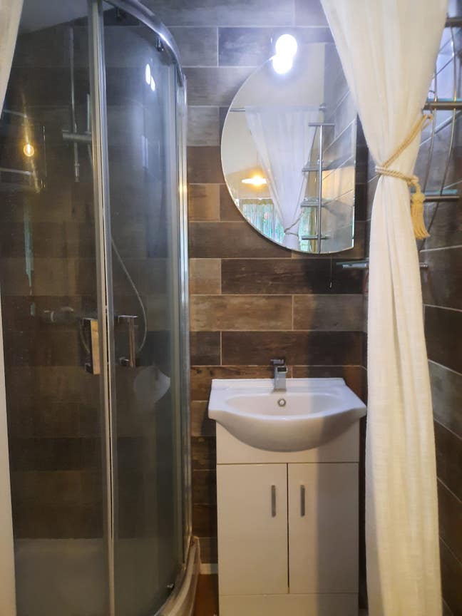 Short Stay Ensuite Double - 20th Feb-31st March  Main Photo