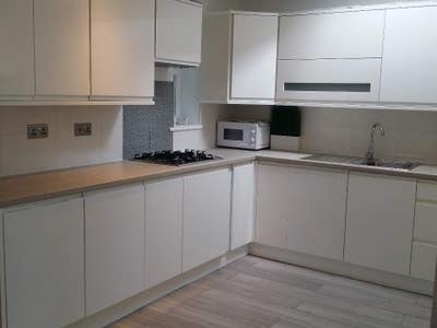 Double room  in New Malden  Main Photo