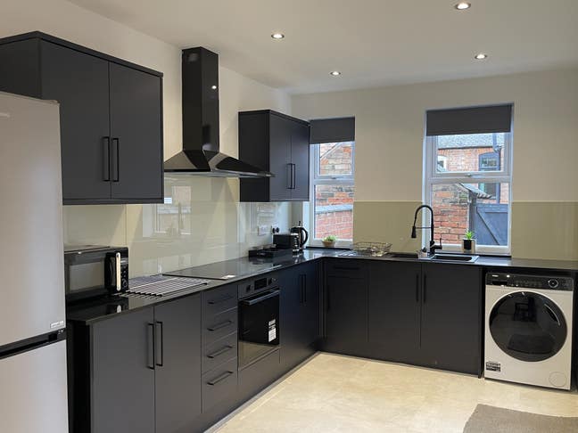 Boutique 4 Bed 4 Bath Home Central Leicester Main Photo