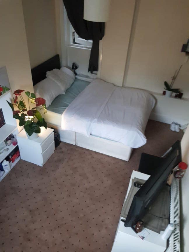Very Large Double Room Opposite Tube Station! 👋🏻 Main Photo