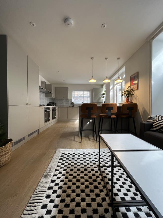 1 Ensuite Pro Room Available &pound;630 PCM (All Inc.) Main Photo