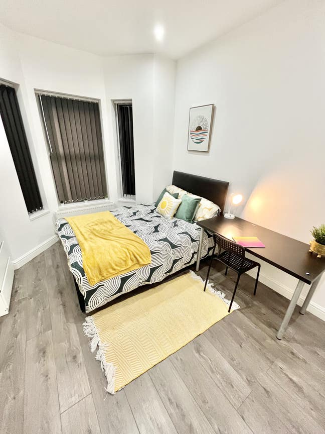 ⭐En-Suite Rm with TV. Walking Distance to Centre⭐ Main Photo