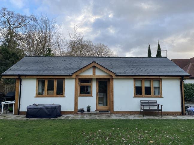 Detached annex available mon-fri Main Photo